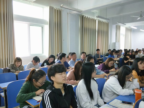 陈登报深入伟德国际1946官方网听课.jpg
